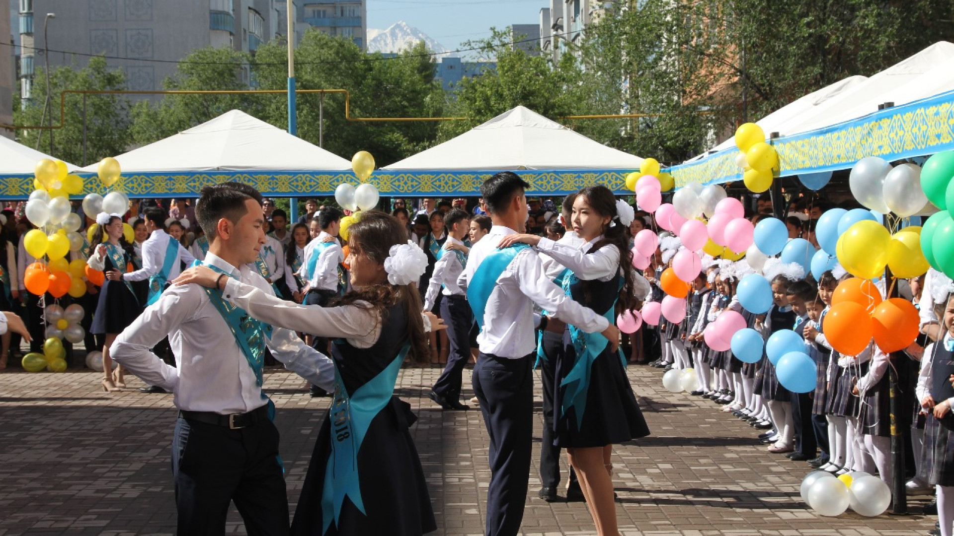 Последний звонок в казахстане картинки