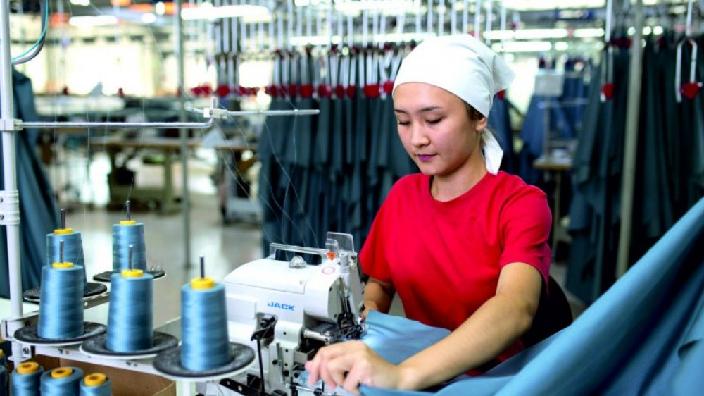Производители казахстанской одежды и обуви предрекли отрасли гибель