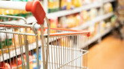 Цены на услуги и продукты выросли в Казахстане