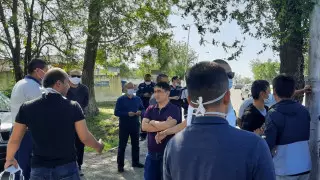 Аким Шымкента пообещал разобраться с доплатами для медиков