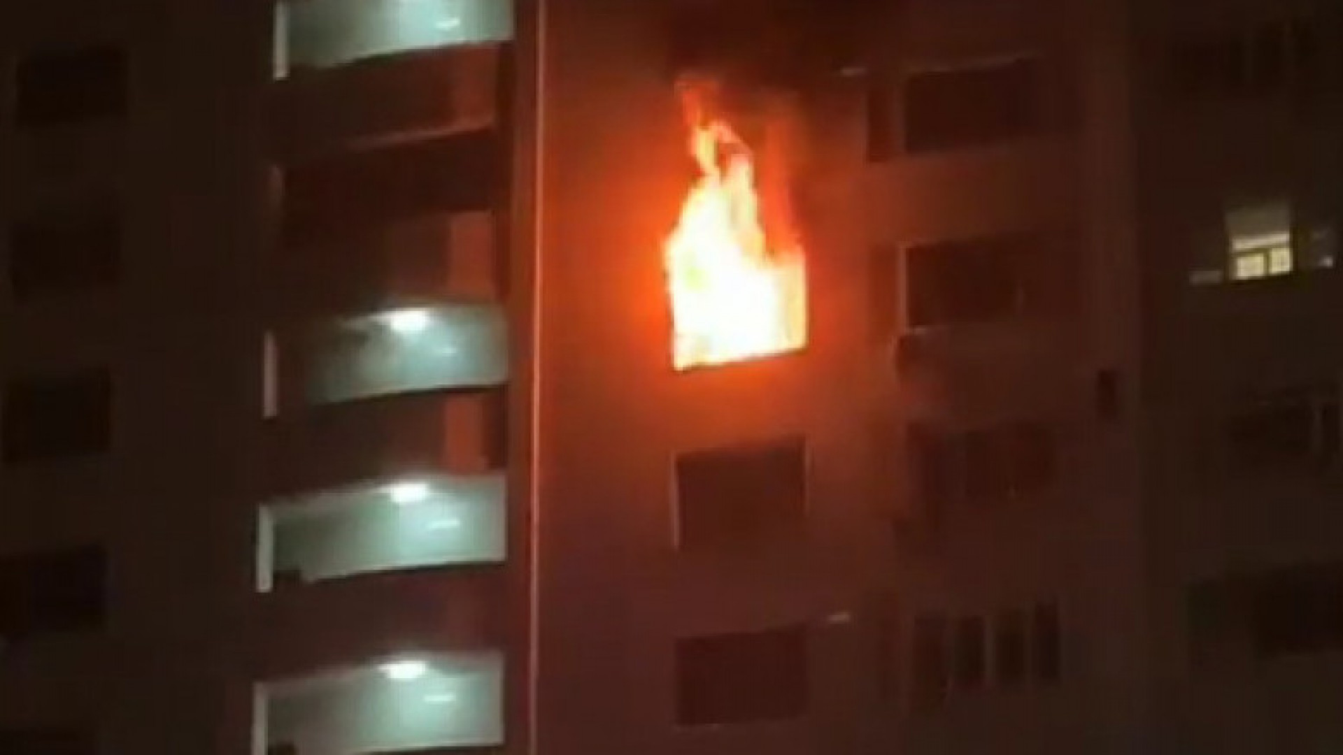 Пожар в алматы сегодня ночью. Алматы пожар ЖК «Аккент». Пожар в Алматы вчера.