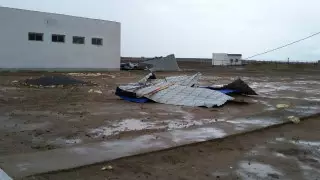 Появились фото последствий урагана в Атырауской области