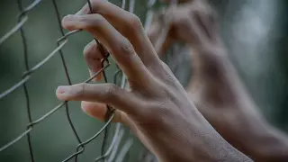 В Кувейте и Катаре за отсутствие маски сажают в тюрьму