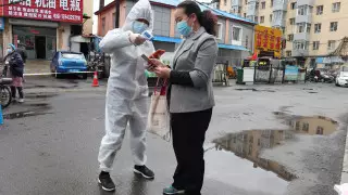 Более 100 миллионов китайцев попали под карантин из-за новой вспышки коронавируса - СМИ