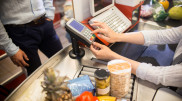В Нур-Султане ежедневно находят коронавирус у продавцов магазинов