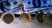 Доллар вновь подешевел в обменниках