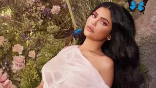 Самая молодая миллиардерша Кайли Дженнер снялась в откровенной рекламе