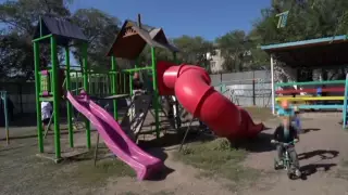 Бьют хлопушками и топят в ванне. Озвучены жалобы родителей детей из Аягоза