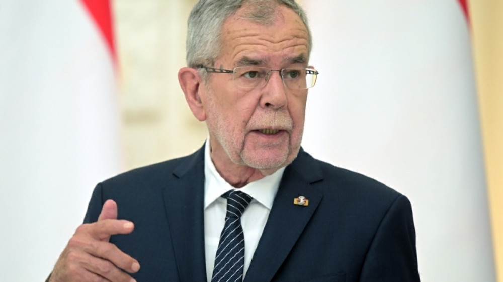 Полиция застала президента Австрии за нарушением карантина