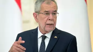 Полиция застала президента Австрии за нарушением карантина