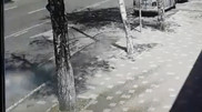 "Поливал улицы и разбил стекло". Алматинка заявила, что коммунальщики повредили ее авто