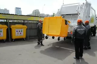 Мусоровозы в Казахстане будут чипировать