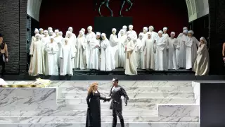 Казахстанская звезда и лучший бас мира споют онлайн