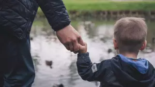 Қазақстанда жыл сайын мыңға жуық ата-ана бала тәрбиелеу құқығынан айырылады - ІІМ