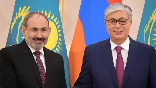 Токаев обратился к заразившемуся коронавирусом Пашиняну