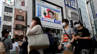 Число больных коронавирусом растет в Токио после ослабления карантина