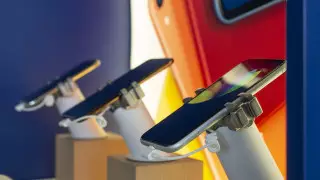 Мировые поставки смартфонов упадут из-за коронавируса - эксперты