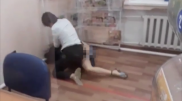 Потасовка девушек в отделении "Казпочты" попала на видео