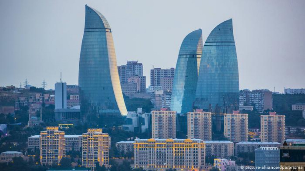 Жителям Баку запретили выходить даже в магазин