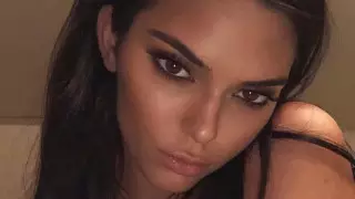 Супермодель Кендалл Дженнер обвинили в "неэтичном" фотошопе