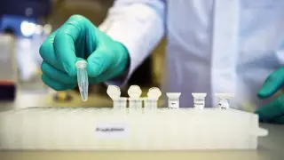 Біртанов өз баласын вакцинациялаудан бас тартатын ата-аналардың қаупін айтты