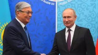 Токаев поздравил Путина с Днем России