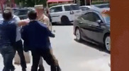 Пьяный посетитель напал на охранника ТРЦ в Алматы