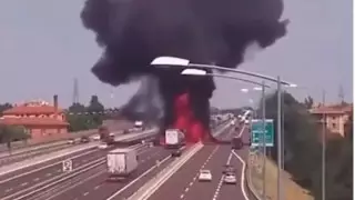 Жуткие кадры из Китая: на скоростном шоссе взорвался бензовоз