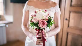 "Мать невест Ирана" выдала замуж 530 девушек