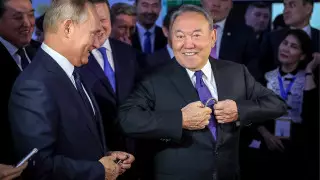 "Жаныңызда болуға дайынмын". Қай елдің президенттері Елбасына жеделхат жолдады?