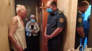 Милиция Узбекистана нарисовала маски на фото с сотрудниками