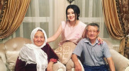"Тарихи шындықты жариялайтын еді". Қазақстандық өнер иелері Ерке Есмаханға көңіл айтты