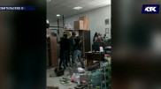 Продавец и покупатель разгромили магазин на глазах посетителей в Кокшетау