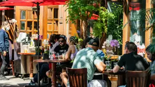 Ньюйоркцы стали возвращаться к обычной жизни