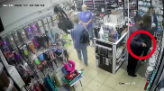 Работа карманника попала на видео в магазине Нур-Султана