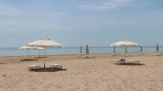 Шанс заразиться коронавирусом в море оценила эксперт