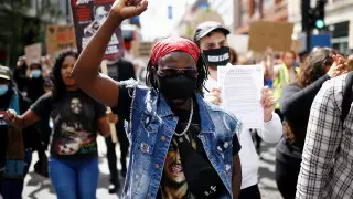 Темнокожим разрешили не носить защитные маски в США