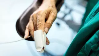 Семья в Кокшетау заразилась коронавирусом. Умерли отец, мать и сын