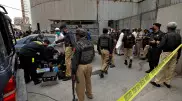 Террористы напали на здание фондовой биржи в Пакистане: убито 7 человек