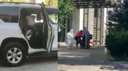 Смерть пациентов у входа в отделение для больных с пневмонией засняли на видео