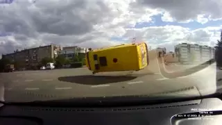 Авто скорой помощи протаранили на перекрестке в Сатпаеве