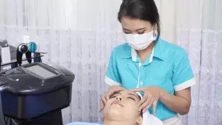 Фуд-корты в ТРЦ и салоны красоты закроют в Казахстане