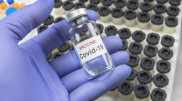 В России рассказали о добровольцах, испытывающих вакцину от COVID-19
