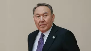 Назарбаев: Перемена власти - опасный момент