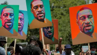 Обвиняемого в убийстве Джорджа Флойда полицейского отпустили под залог