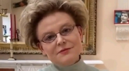 Телеведущая Елена Малышева покинула Россию