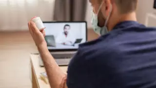 Казахстанцев попросили оставаться дома