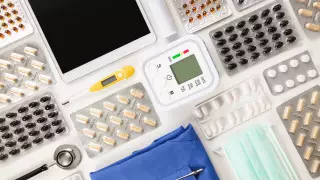 Авто с лекарствами на миллион тенге задержали в Нур-Султане