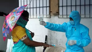 Нарушителей карантина заставят работать в COVID-клиниках в Индии