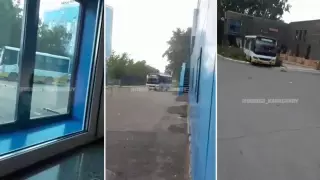 Маршрутку унесло ветром в Караганде